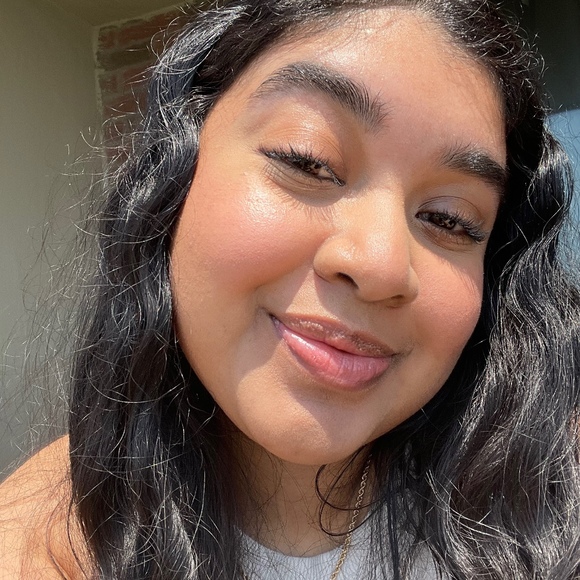 Meet your Posher, Sierra - Picture 1 of 1